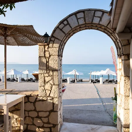 Barefoot Contessa Otel 2*