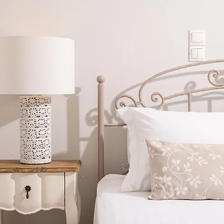 Barefoot Contessa Otel Lourdata (Kefalonia)