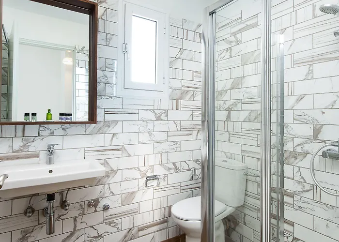 Barefoot Contessa Hotel