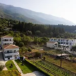 Barefoot Contessa 2* Λουρδάτα