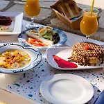 Barefoot Contessa 2* Λουρδάτα