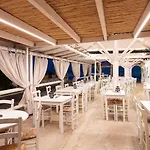 Barefoot Contessa Ξενοδοχείο 2*